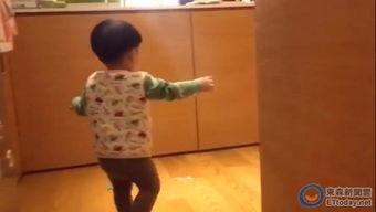 学走路视频,温馨瞬间捕捉成长足迹