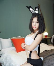 白丝妹子视频,青春活力，时尚风采尽展